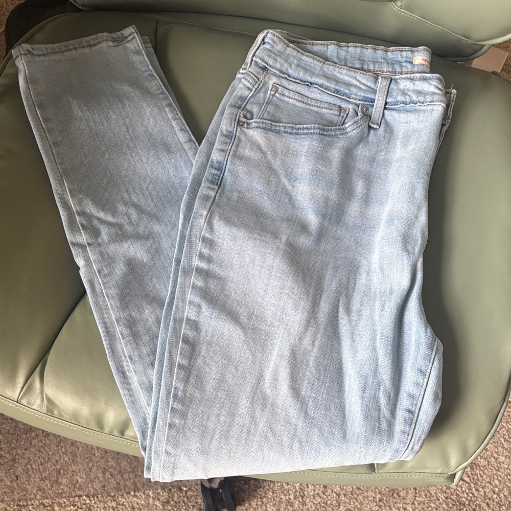 Levis Women's Jeans